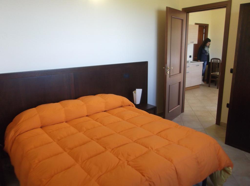 سانتاغاتو دي ميليتي Red Hotel Sant'Elia الغرفة الصورة