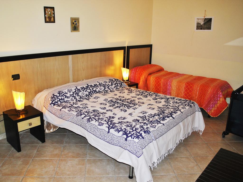 سانتاغاتو دي ميليتي Red Hotel Sant'Elia الغرفة الصورة