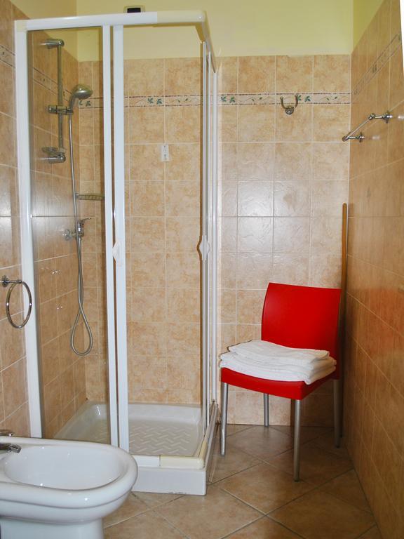 سانتاغاتو دي ميليتي Red Hotel Sant'Elia الغرفة الصورة