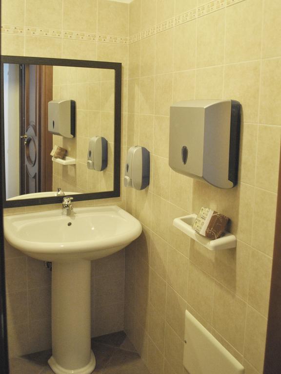 سانتاغاتو دي ميليتي Red Hotel Sant'Elia الغرفة الصورة