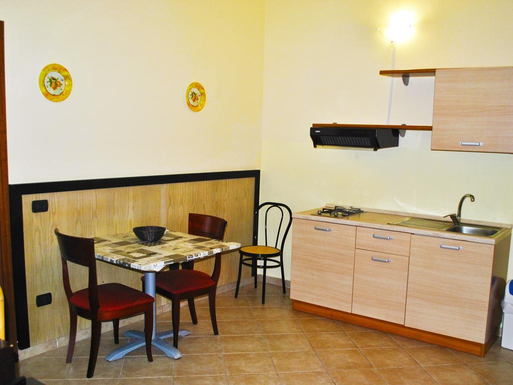 سانتاغاتو دي ميليتي Red Hotel Sant'Elia الغرفة الصورة